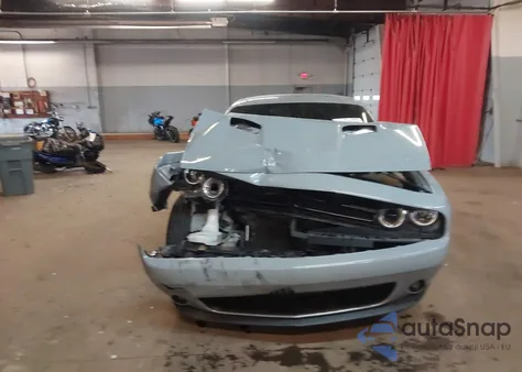 2021 Dodge Challenger Sxt Awd z USA, uszkodzony, nr VIN 2C3CDZGG3MH649967